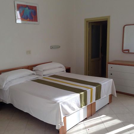 Hotel Valdinievole ลิโด ดิ กามาโยเร ภายนอก รูปภาพ