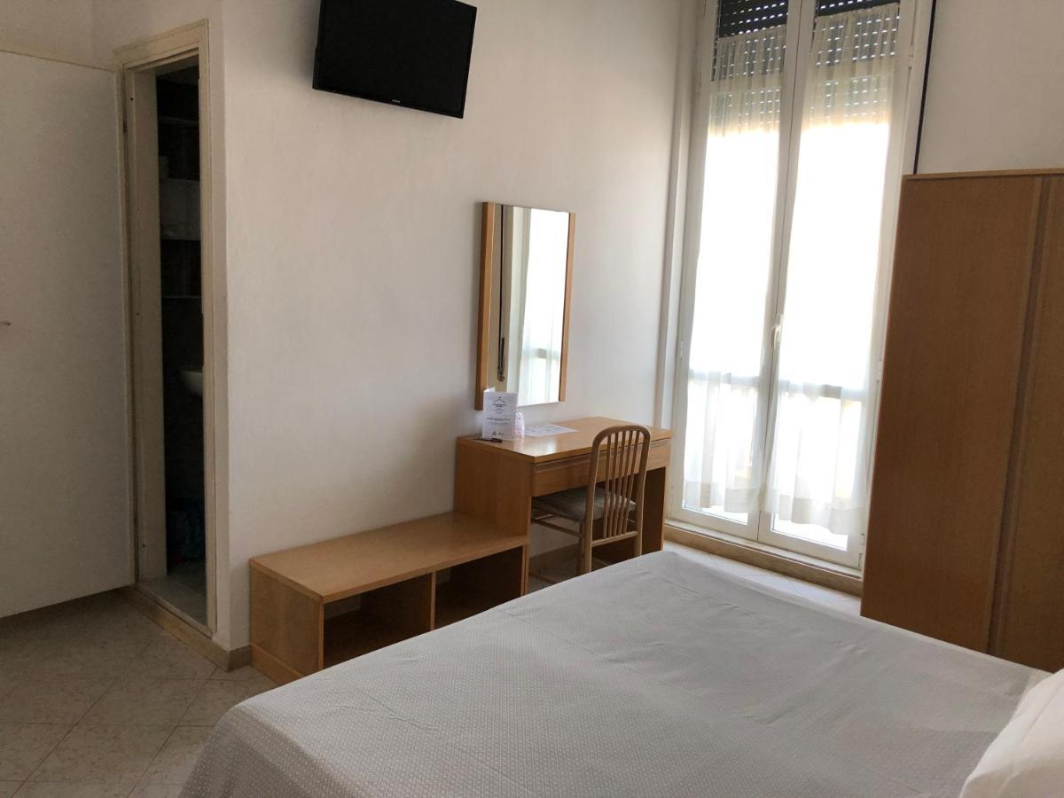 Hotel Valdinievole ลิโด ดิ กามาโยเร ภายนอก รูปภาพ