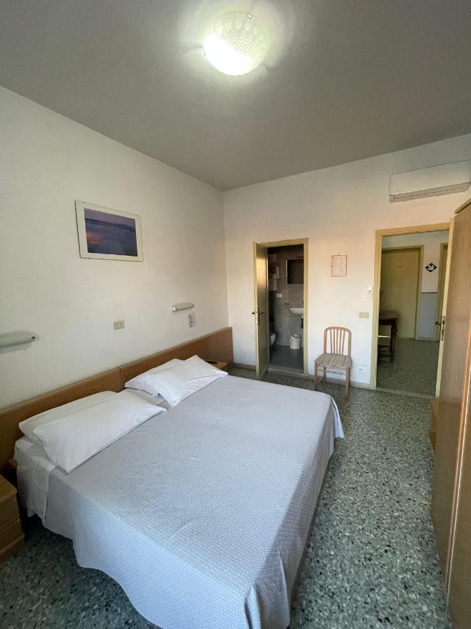 Hotel Valdinievole ลิโด ดิ กามาโยเร ภายนอก รูปภาพ