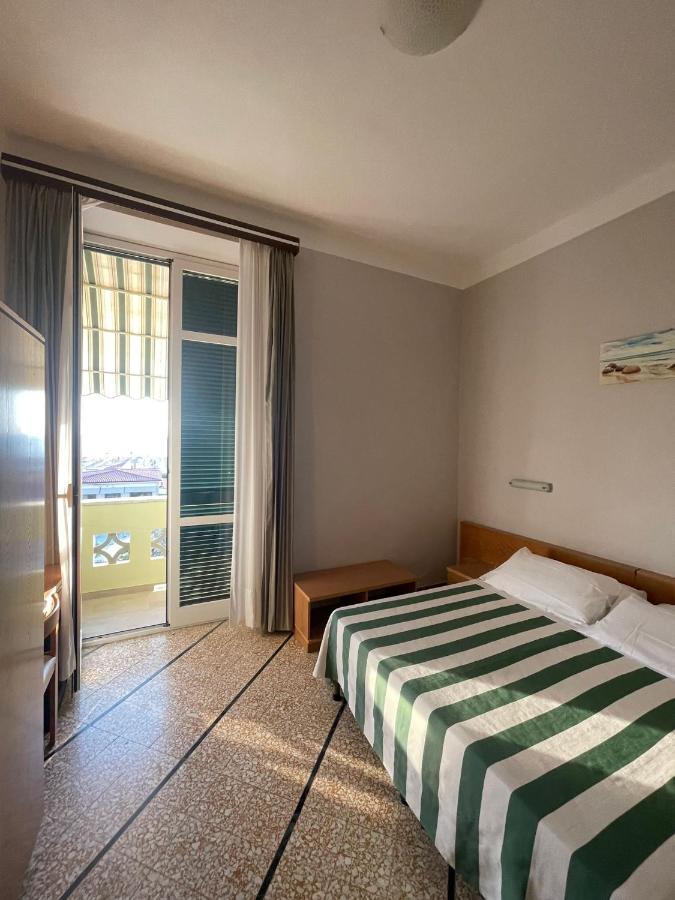 Hotel Valdinievole ลิโด ดิ กามาโยเร ภายนอก รูปภาพ