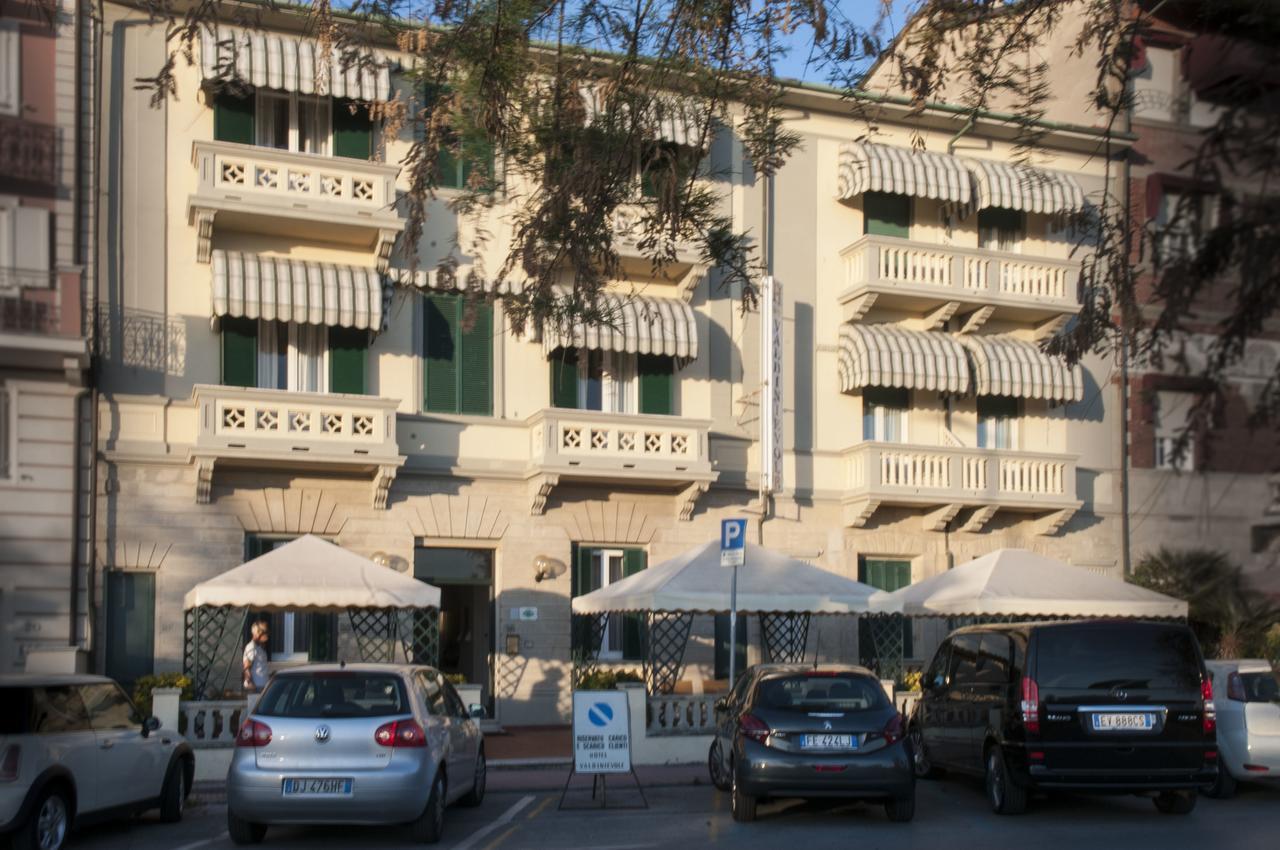 Hotel Valdinievole ลิโด ดิ กามาโยเร ภายนอก รูปภาพ