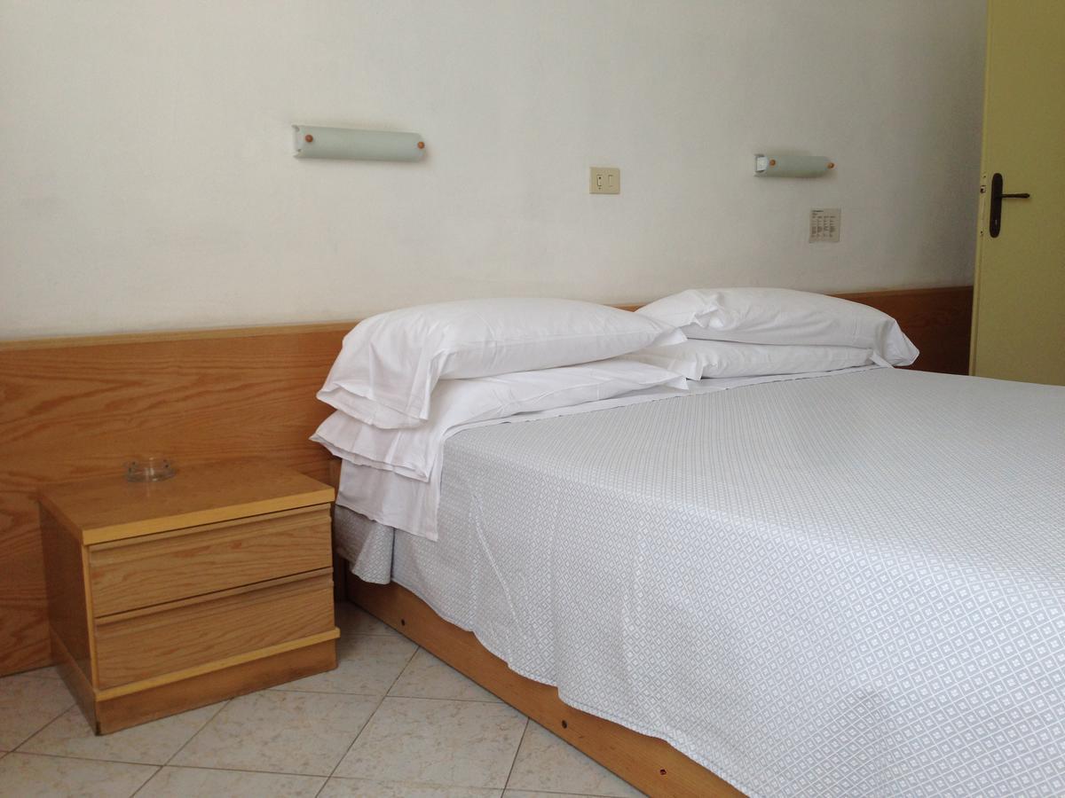 Hotel Valdinievole ลิโด ดิ กามาโยเร ภายนอก รูปภาพ