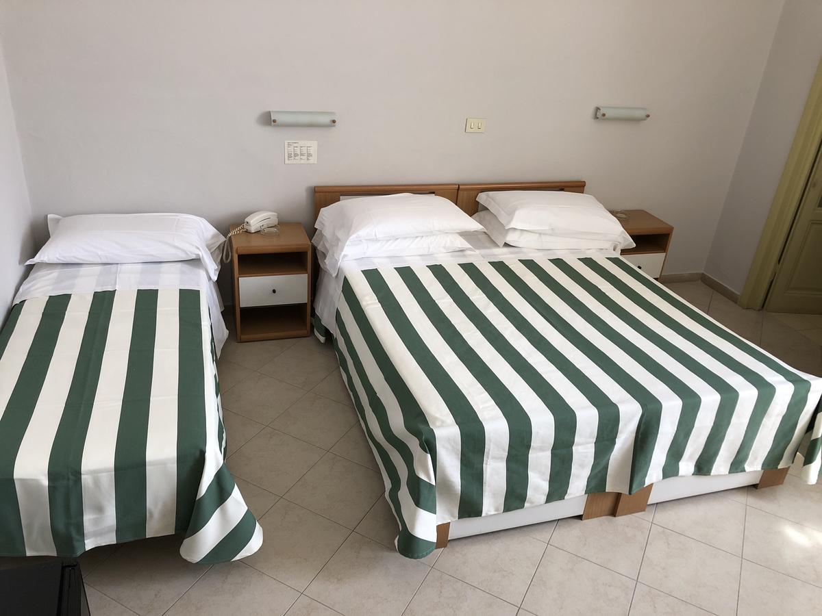 Hotel Valdinievole ลิโด ดิ กามาโยเร ภายนอก รูปภาพ